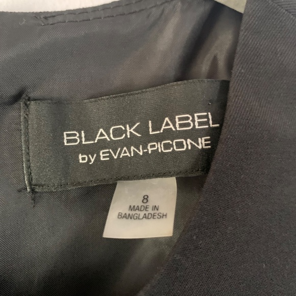 Black dress - Picture 4 of 6